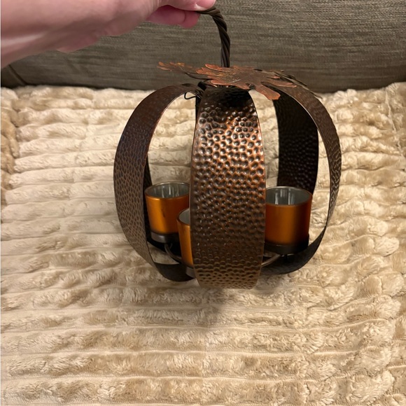 Rustic Brown Metal Leaf Candle Holder - Picture 2 of 9